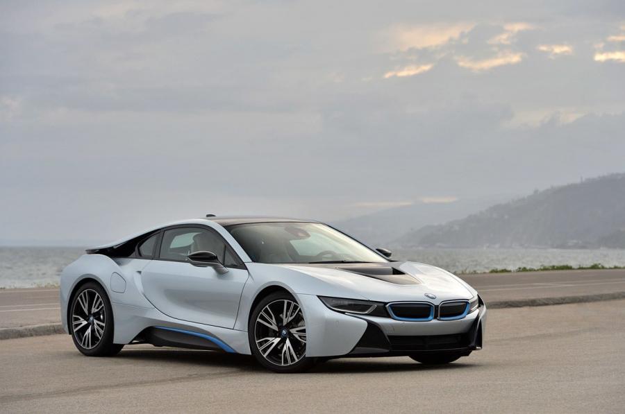  BMW i8 2014 года  (фото 179 из 180)